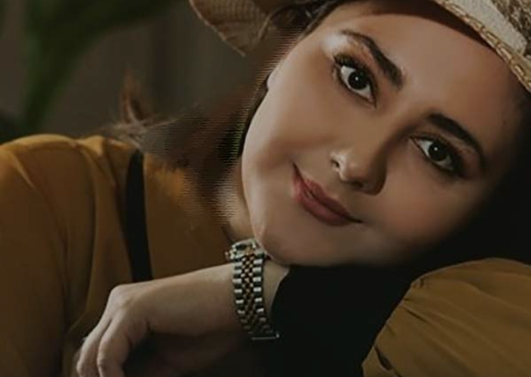 بیوگرافی مهرنوش طوسی بازیگر نقش باوان در سریال نون خ ۵ + همسرش | عکس های شخصی
